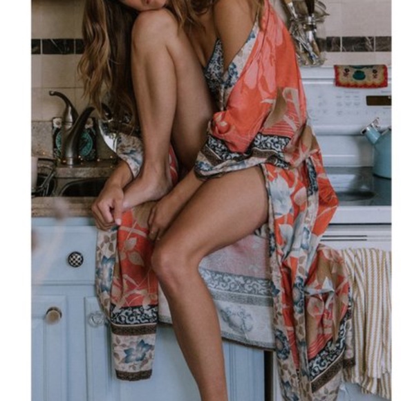 Boho Gypsy Red Floral Belted Kimono Cover up - Picture 6 of 7